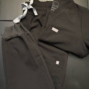 Figs Catarina scrub top and Mari jogger